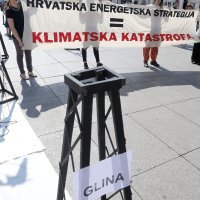 Aktivisti Zelene akcije na glavnom gradskom Trgu održali performans