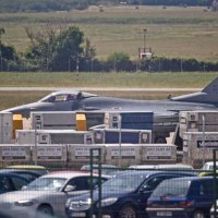 Nedaleko od vatrogasnog hangara Zračne luke Pula nalazi se borbeni lovac F16