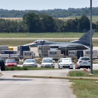 Nedaleko od vatrogasnog hangara Zračne luke Pula nalazi se borbeni lovac F16