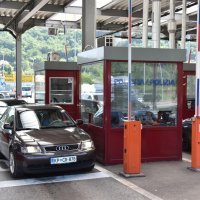 Buzet: Kilometarske kolone na graničnom prijelazu Kaštel