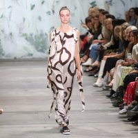 Modna revija dizajnerice Lee Mathews