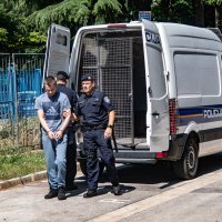 Privođenje nasilnika koji su pretukli Evelina Vale