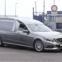 Vozilo s tijelom Josipa Briškog prevezeno je pogrebnim vozilom iz Zračne luke Zagreb