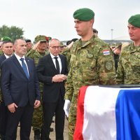 Tijelo poginulog vojnika Josipa Briškog zrakoplovom stiglo u Zagreb