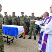 Tijelo poginulog vojnika Josipa Briškog zrakoplovom stiglo u Zagreb