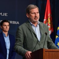 Ana Brnabić i Johannes Hahn održali zajedničku konferenciju za medije