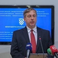 U Ministarstvu znanosti i obrazovanja dodjeljene nagrade najboljim maturantima