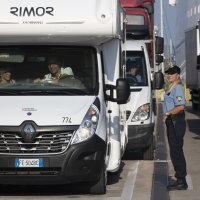 Gužve u trajektnoj luci zbog smjene turista