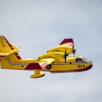 Šibenik: Izbio veliki šumski požar kojega je, zbog jakog vjetra, otežano gasiti