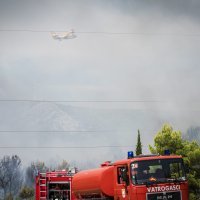 Šibenik: Izbio veliki šumski požar kojega je, zbog jakog vjetra, otežano gasiti