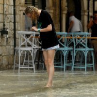 Dubrovnik: Obilna kiša poplavila Stradun