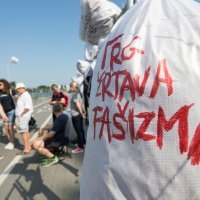 Na Savskom mostu obješene vreće s propalim projektima Milana Bandića