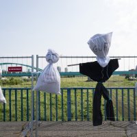 Na Savskom mostu obješene vreće s propalim projektima Milana Bandića