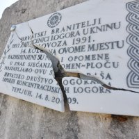 Tepljuh: Nepoznati počinitelj razbio spomen-ploču logorašima Domovinskog rata