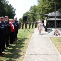 Povodom Dana Grada Gline održana svečana sjednica i otkriven spomenik Franji Tuđmanu