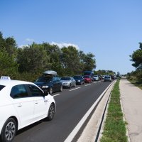 Jedna osoba poginula, dvoje ozlijeđeno u prometnoj nesreći kod Zadra