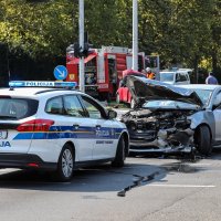 U Sudaru u Dugavama izgorio auto