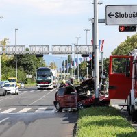 U Sudaru u Dugavama izgorio auto