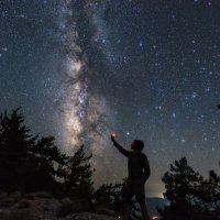 Suze svetog Lovre na nebu iznad Omalosa na Kreti