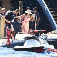 Kylie Jenner stigla je na jahtu 'Tranquility' koja ju je dočekala usidrena na Capriju