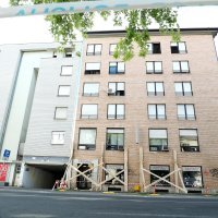 Vatrogasci poduprli napuklu fasadu na zagrebačkoj Trešnjevci