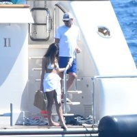 Leonardo DiCaprio i Camila Morrone krstare obalom sa Seanom Pennom i njegovom novom djevojkom Leilom George