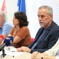 Milan Bandić na tiskovnoj konferenciji Stranke rada i solidarnosti