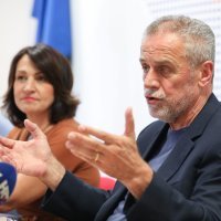 Milan Bandić na tiskovnoj konferenciji Stranke rada i solidarnosti
