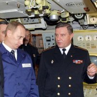 Vladimir Putin i Dmitrij Medvedev na puštanju u upotrebu nuklearne podmornice u Severodvinsku