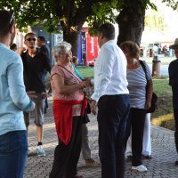 Predsjednički kandidat Zoran Milanović posjetio manifestaciju Novogradiško glazbeno ljeto