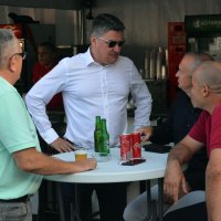 Predsjednički kandidat Zoran Milanović posjetio manifestaciju Novogradiško glazbeno ljeto