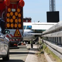 Mali sportski zrakoplov prisilno sletio na autocestu A6