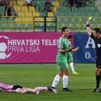 Andrian Fuente dobio žuti karton