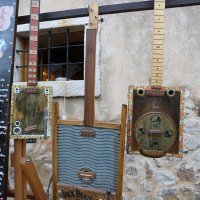 Baška: Izložba unikatnih cigar box gitara "Smoothead"