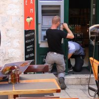 Počelo uklanjanje bankomata iz povijesne jezgre Dubrovnika