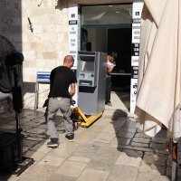 Počelo uklanjanje bankomata iz povijesne jezgre Dubrovnika
