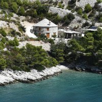 Nekretnina Lovre Kuščevića u Malinskoj kod Milne