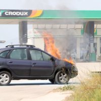 Split: Na ulazu u benzinsku postaju zapalio se osobni automobil