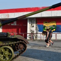 Stari JNA tenk T-55 postavljen je ispred stadiona Rajko Mitić