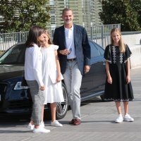 Kraljica Letizia i kralj Filip VI. s kćerima Leonor i Sofijom