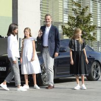 Kraljica Letizia i kralj Filip VI. s kćerima Leonor i Sofijom