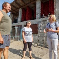 Julijana i Viktor Horvat u razgovoru s novinarkom tportala