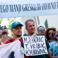 Split: Prosvjed stanara GK Bačvice zbog nove regulacije prometa kroz trajektnu luku