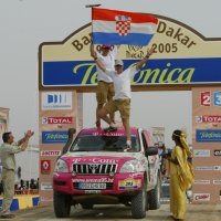 Cro Dakar Team na utrci Dakar 2005. na cilju utrke u Dakru (Senegal)