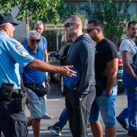 Kaštelanski taksisti daju podršku Silviju Kneževiću pred prekršajnim sudom