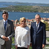 Trilateralni sastanak Kolinde Grabar-Kitarović, Alexandera Van Der Bellena i Boruta Pahora u Šibeniku