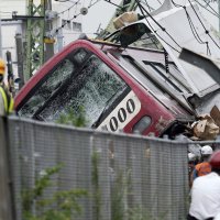 Sudar vlaka i kamiona u japanskoj Yokohami