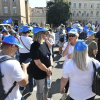 Prosvjedna povorka prosvjetnih radnika krenula prema Markovu trgu