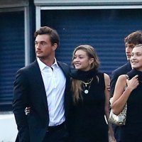 Gigi Hadid i Tyler Cameron, Bella Hadid, Dua Lipa i Anwar Hadid