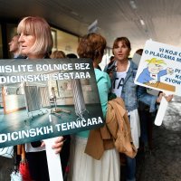 Prosvjed zdravstvenih djelatnika ispred Ministarstva zdravstva